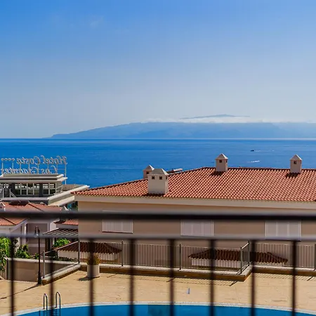 Spacious Ocean View Family Townhouse Apartment