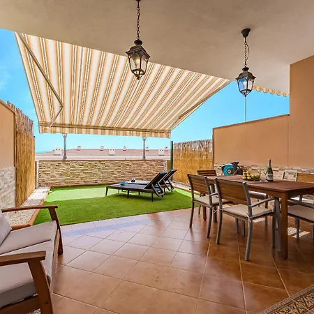 Апартаменты Spacious Ocean View Family Townhouse