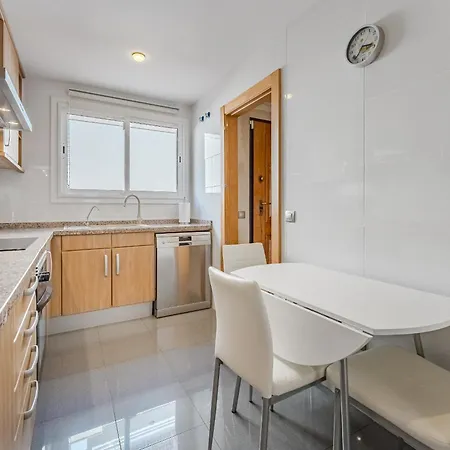 Апартаменты Spacious Ocean View Family Townhouse Пуэрто-де-Сантьяго