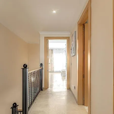 Spacious Ocean View Family Townhouse *