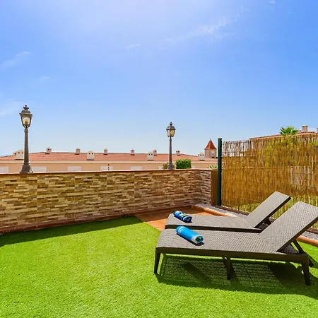 Spacious Ocean View Family Townhouse