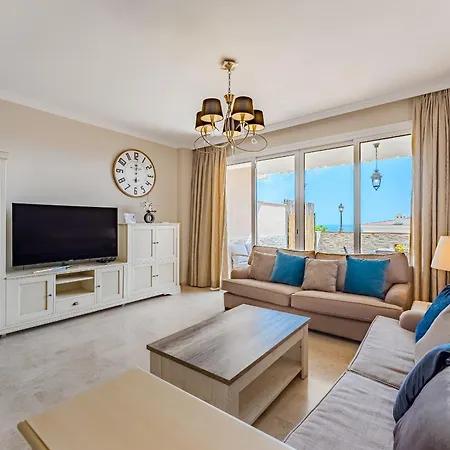 Spacious Ocean View Family Townhouse *